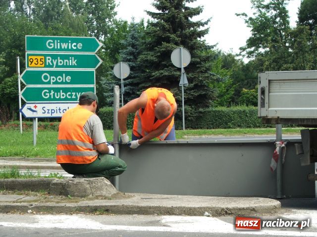 Zdjęcie w galerii na portalu naszraciborz.pl: Kierowco! Punkt 11.40 zamknięto wyjazd wiadomości z regionu