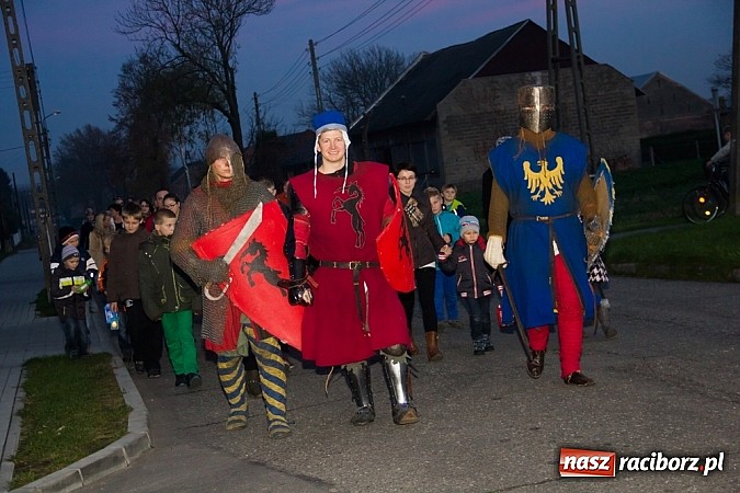 Zdjęcie w galerii na portalu naszraciborz.pl: Poczęstunek w Bieńkowicach rogalami marcińskimi wiadomości z regionu