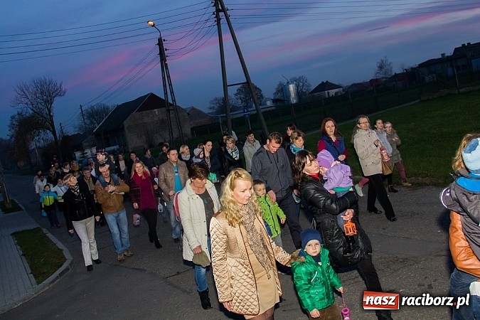 Zdjęcie w galerii na portalu naszraciborz.pl: Poczęstunek w Bieńkowicach rogalami marcińskimi wiadomości z regionu