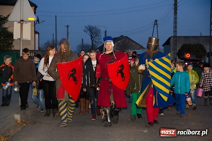 Zdjęcie w galerii na portalu naszraciborz.pl: Poczęstunek w Bieńkowicach rogalami marcińskimi wiadomości z regionu