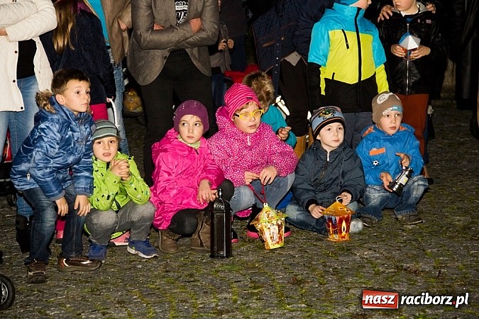 Zdjęcie w galerii na portalu naszraciborz.pl: Poczęstunek w Bieńkowicach rogalami marcińskimi wiadomości z regionu