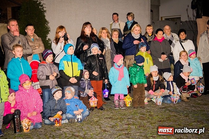 Zdjęcie w galerii na portalu naszraciborz.pl: Poczęstunek w Bieńkowicach rogalami marcińskimi wiadomości z regionu