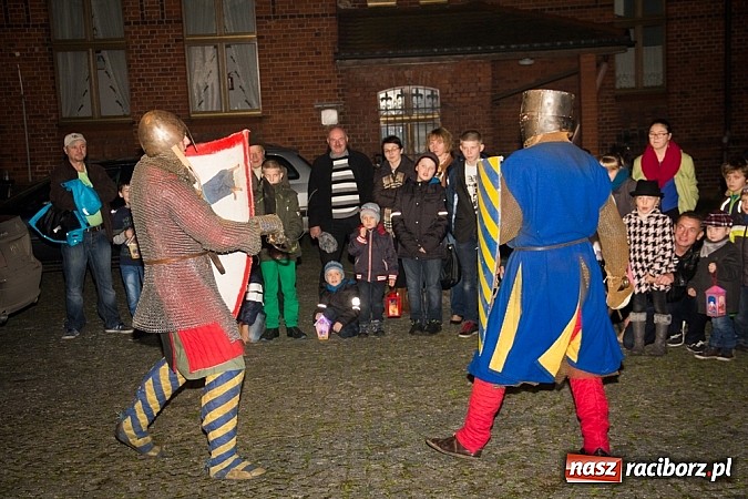 Zdjęcie w galerii na portalu naszraciborz.pl: Poczęstunek w Bieńkowicach rogalami marcińskimi wiadomości z regionu