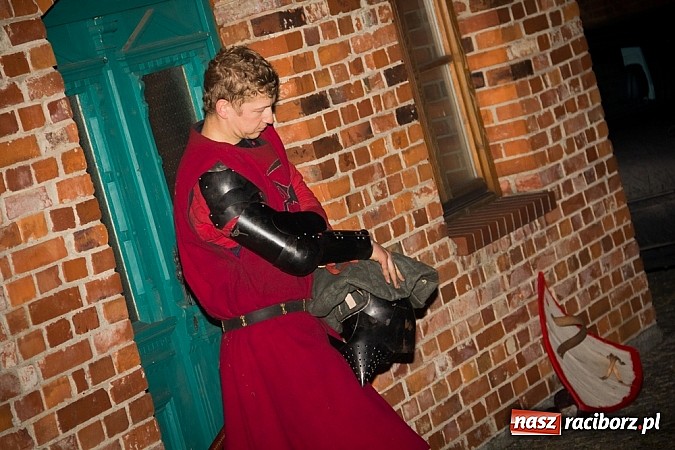 Zdjęcie w galerii na portalu naszraciborz.pl: Poczęstunek w Bieńkowicach rogalami marcińskimi wiadomości z regionu