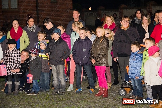 Zdjęcie w galerii na portalu naszraciborz.pl: Poczęstunek w Bieńkowicach rogalami marcińskimi wiadomości z regionu