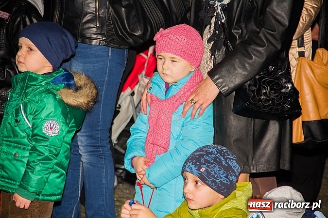 Zdjęcie w galerii na portalu naszraciborz.pl: Poczęstunek w Bieńkowicach rogalami marcińskimi wiadomości z regionu