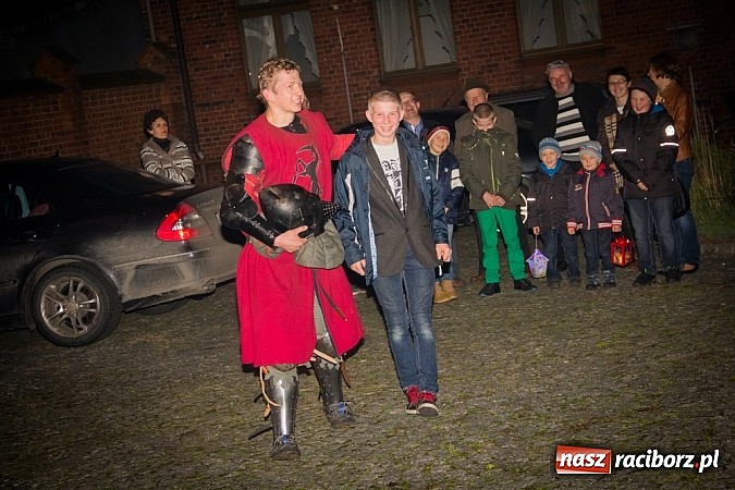 Zdjęcie w galerii na portalu naszraciborz.pl: Poczęstunek w Bieńkowicach rogalami marcińskimi wiadomości z regionu