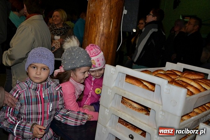 Zdjęcie w galerii na portalu naszraciborz.pl: Święty Marcin zawitał do Owsiszcz wiadomości z regionu