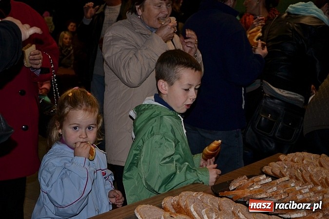 Zdjęcie w galerii na portalu naszraciborz.pl: Święty Marcin zawitał do Owsiszcz wiadomości z regionu