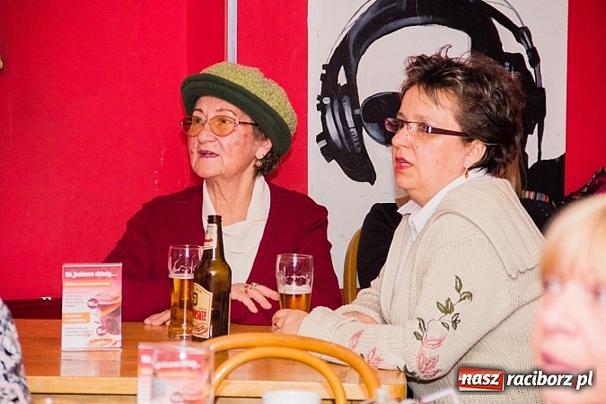 Zdjęcie w galerii na portalu naszraciborz.pl: Pieśni patriotyczne na Końcu Świata wiadomości z regionu