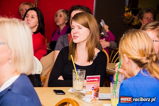 Zdjęcie w galerii na portalu naszraciborz.pl: Pieśni patriotyczne na Końcu Świata wiadomości z regionu