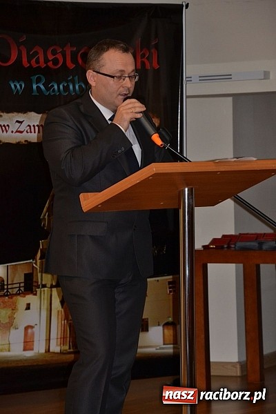 Zdjęcie w galerii na portalu naszraciborz.pl: Radni pożegnali się dziś na zamku. Odsłonięto tablicę upamiętniającą księcia Mieszka IV wiadomości z regionu