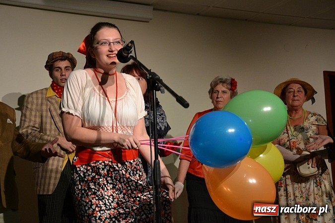 Zdjęcie w galerii na portalu naszraciborz.pl: Radni pożegnali się dziś na zamku. Odsłonięto tablicę upamiętniającą księcia Mieszka IV wiadomości z regionu