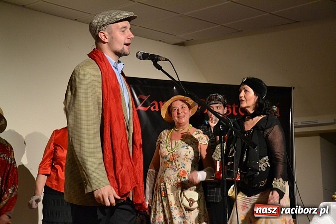 Zdjęcie w galerii na portalu naszraciborz.pl: Radni pożegnali się dziś na zamku. Odsłonięto tablicę upamiętniającą księcia Mieszka IV wiadomości z regionu