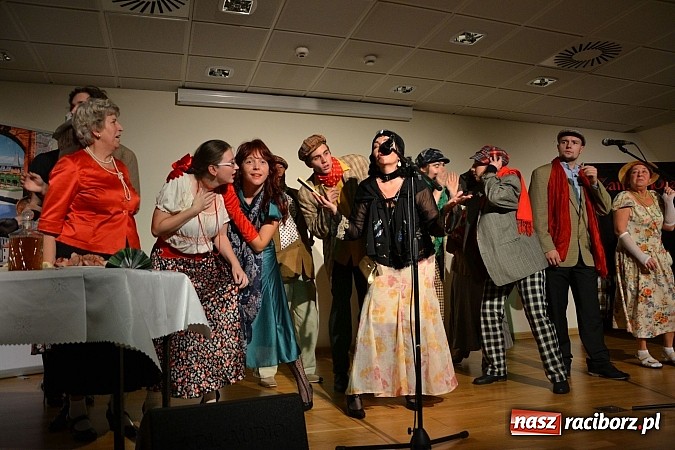 Zdjęcie w galerii na portalu naszraciborz.pl: Radni pożegnali się dziś na zamku. Odsłonięto tablicę upamiętniającą księcia Mieszka IV wiadomości z regionu