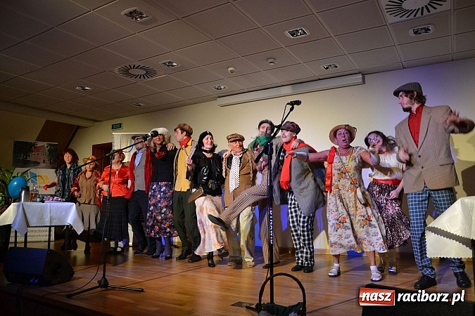 Zdjęcie w galerii na portalu naszraciborz.pl: Radni pożegnali się dziś na zamku. Odsłonięto tablicę upamiętniającą księcia Mieszka IV wiadomości z regionu