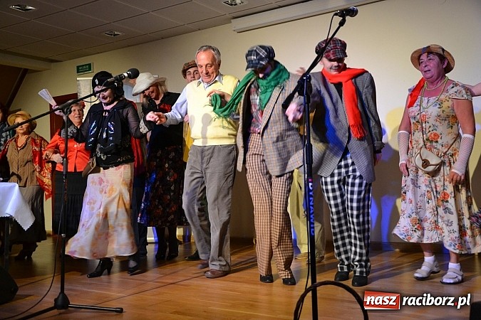 Zdjęcie w galerii na portalu naszraciborz.pl: Radni pożegnali się dziś na zamku. Odsłonięto tablicę upamiętniającą księcia Mieszka IV wiadomości z regionu