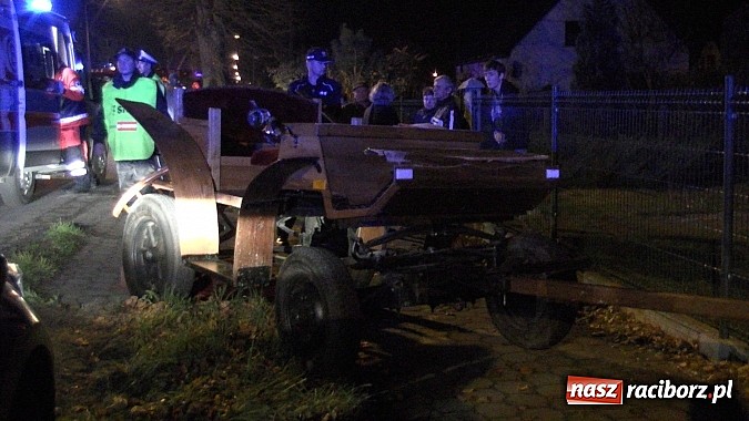 Zdjęcie w galerii na portalu naszraciborz.pl: Trzy osoby ranne w wypadku bryczki w Kuźni Raciborskiej. TIR spłoszył konie! wiadomości z regionu