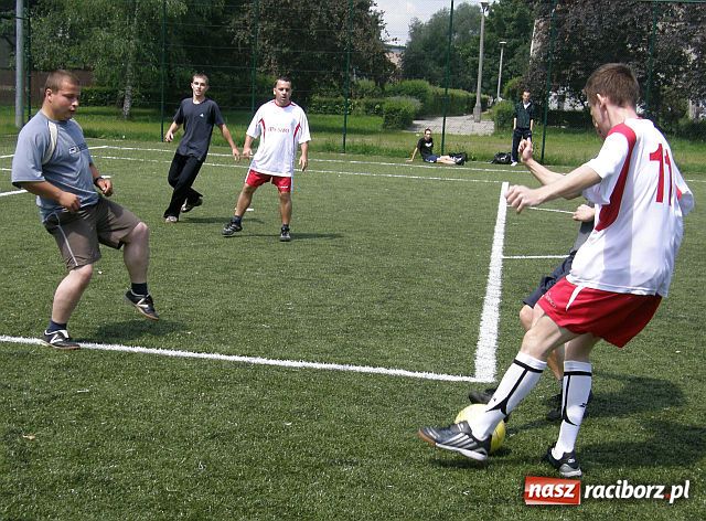 Zdjęcie w galerii na portalu naszraciborz.pl: Pierwszy turniej tego lata na Orliku wygrali 
