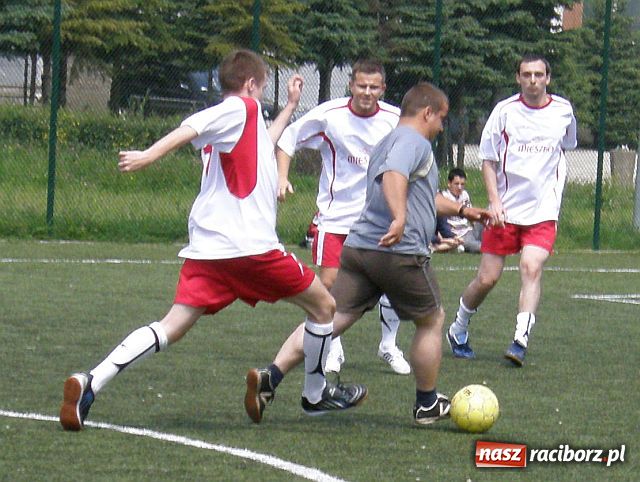 Zdjęcie w galerii na portalu naszraciborz.pl: Pierwszy turniej tego lata na Orliku wygrali 