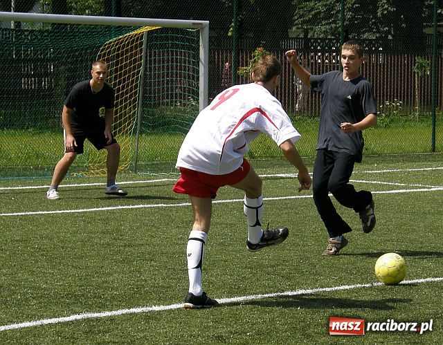 Zdjęcie w galerii na portalu naszraciborz.pl: Pierwszy turniej tego lata na Orliku wygrali 