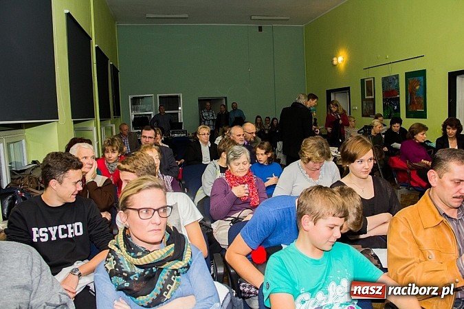 Zdjęcie w galerii na portalu naszraciborz.pl: Spektakl Juliet na scenie MDK wiadomości z regionu