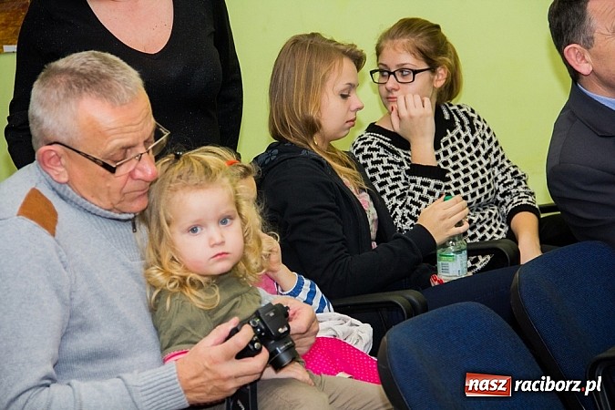 Zdjęcie w galerii na portalu naszraciborz.pl: Spektakl Juliet na scenie MDK wiadomości z regionu