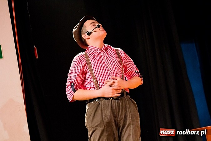 Zdjęcie w galerii na portalu naszraciborz.pl: Spektakl Juliet na scenie MDK wiadomości z regionu