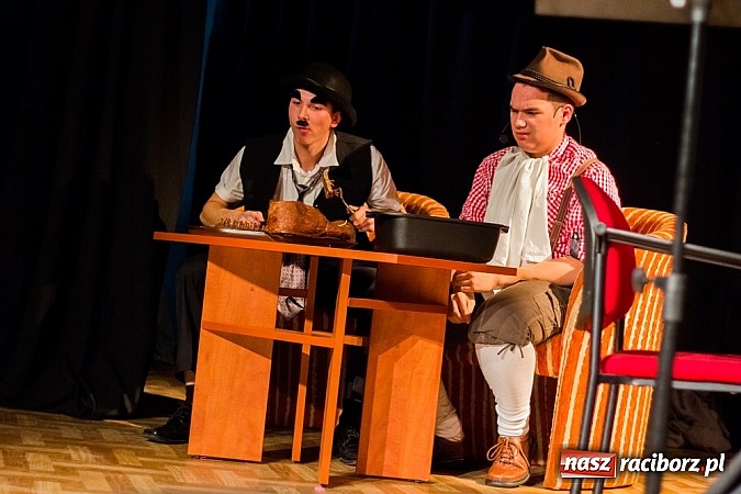 Zdjęcie w galerii na portalu naszraciborz.pl: Spektakl Juliet na scenie MDK wiadomości z regionu