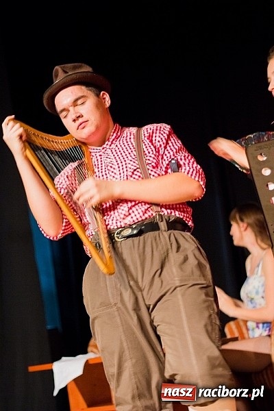 Zdjęcie w galerii na portalu naszraciborz.pl: Spektakl Juliet na scenie MDK wiadomości z regionu