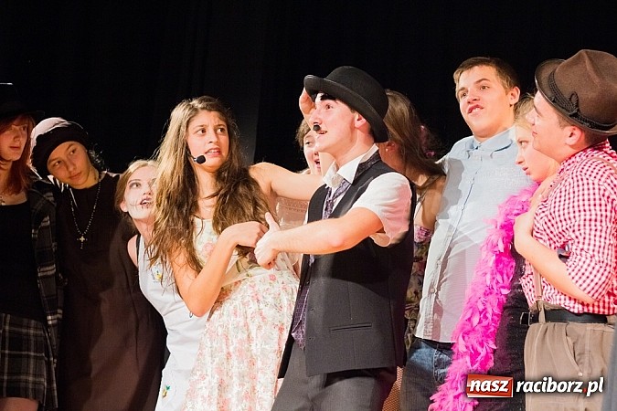 Zdjęcie w galerii na portalu naszraciborz.pl: Spektakl Juliet na scenie MDK wiadomości z regionu