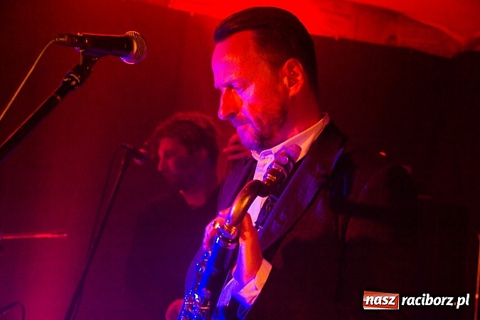 Zdjęcie w galerii na portalu naszraciborz.pl: Koncert Voo Voo na Końcu Świata wiadomości z regionu