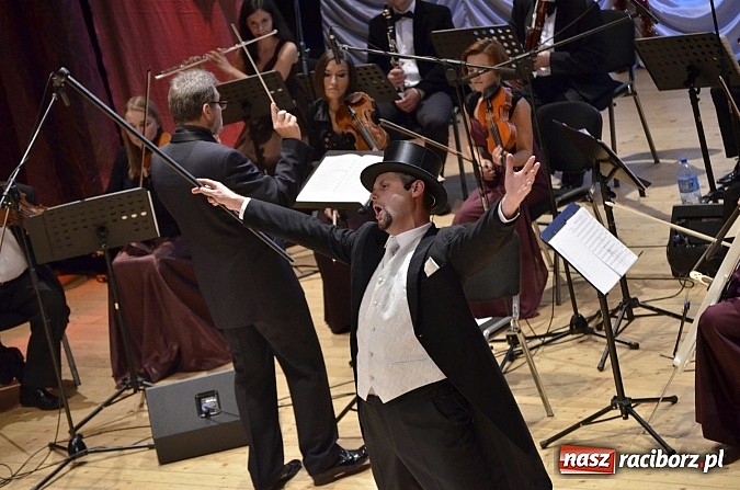 Zdjęcie w galerii na portalu naszraciborz.pl: Od West Endu do Broadwayu w Raciborskim Centrum Kultury  wiadomości z regionu