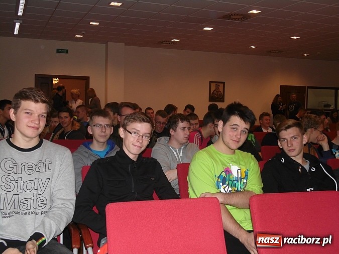 Zdjęcie w galerii na portalu naszraciborz.pl: Lekcja historii w ramach Światowego Tygodnia Przedsiębiorczości wiadomości z regionu