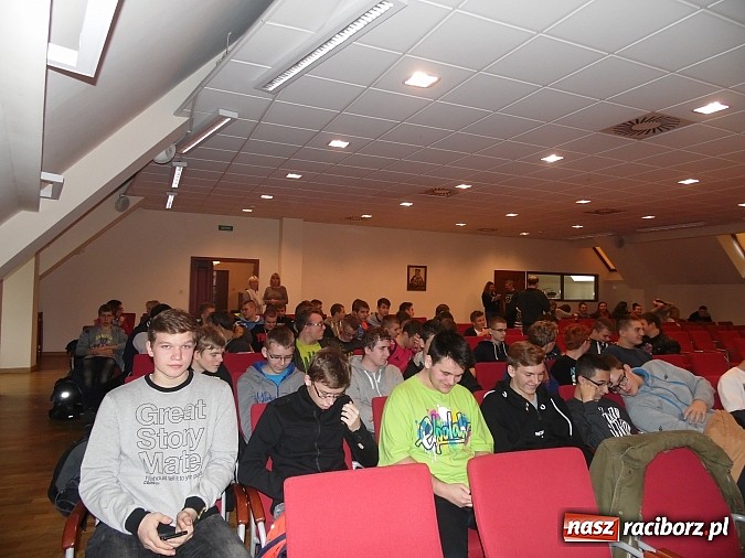 Zdjęcie w galerii na portalu naszraciborz.pl: Lekcja historii w ramach Światowego Tygodnia Przedsiębiorczości wiadomości z regionu