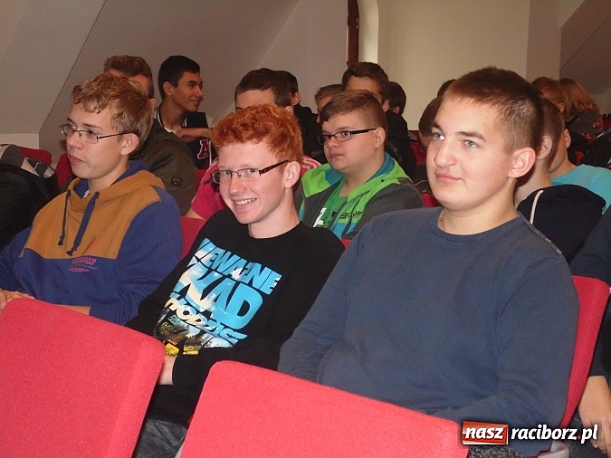 Zdjęcie w galerii na portalu naszraciborz.pl: Lekcja historii w ramach Światowego Tygodnia Przedsiębiorczości wiadomości z regionu