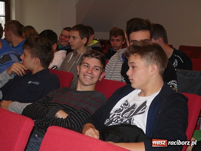 Zdjęcie w galerii na portalu naszraciborz.pl: Lekcja historii w ramach Światowego Tygodnia Przedsiębiorczości wiadomości z regionu