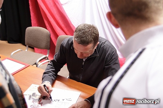 Zdjęcie w galerii na portalu naszraciborz.pl: Warto wierzyć w ludzi. Piękne Anioły remontują pokoje w Kornowacu! wiadomości z regionu