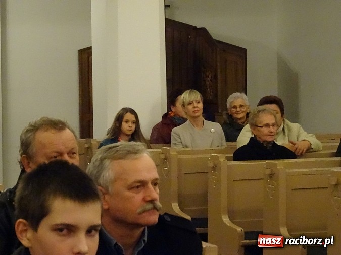 Zdjęcie w galerii na portalu naszraciborz.pl: Okrągły Stół w Kobyli wiadomości z regionu