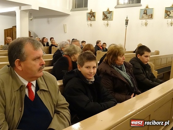 Zdjęcie w galerii na portalu naszraciborz.pl: Okrągły Stół w Kobyli wiadomości z regionu