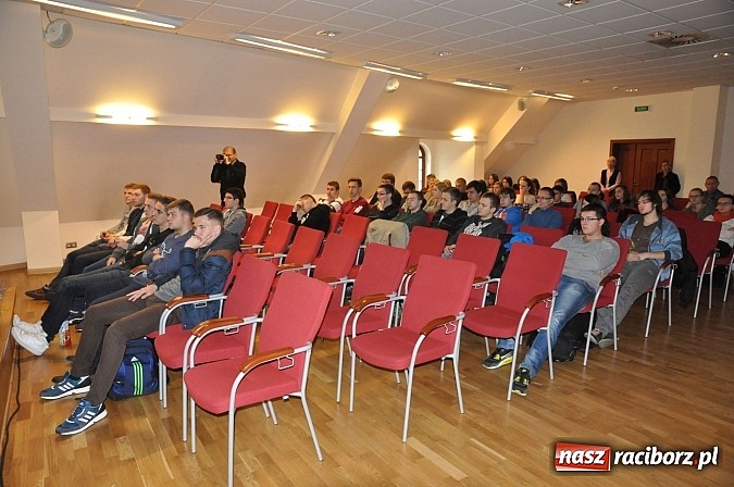 Zdjęcie w galerii na portalu naszraciborz.pl: Światowy Tydzień Przedsiębiorczości. Na zamku mówiono o zarabianiu w turystyce wiadomości z regionu