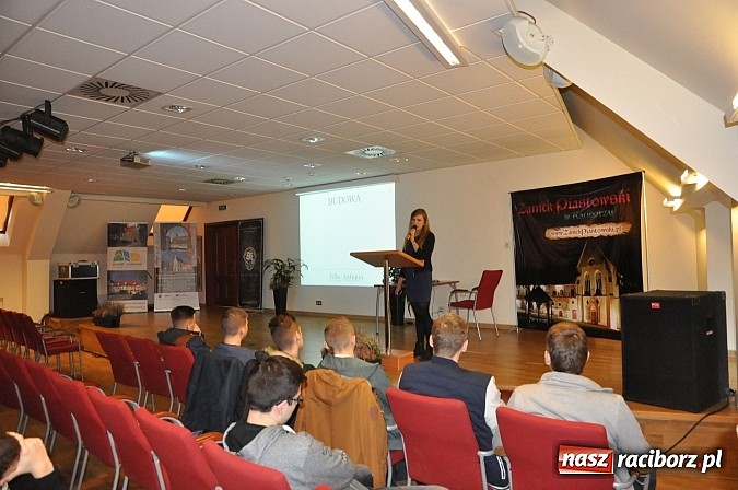 Zdjęcie w galerii na portalu naszraciborz.pl: Światowy Tydzień Przedsiębiorczości. Na zamku mówiono o zarabianiu w turystyce wiadomości z regionu