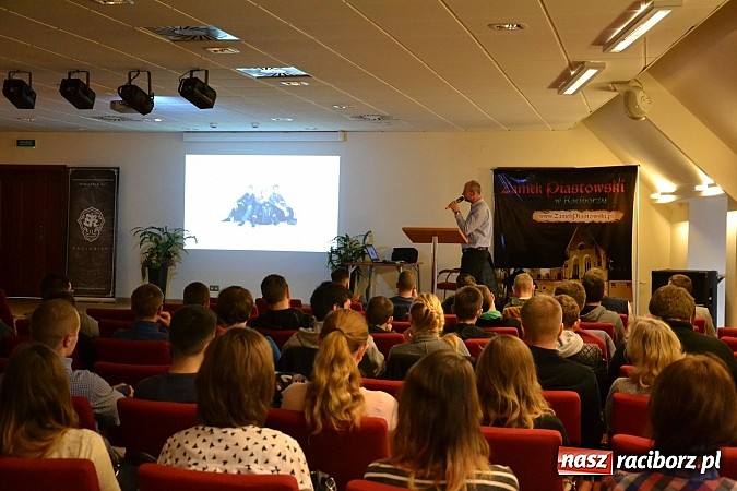 Zdjęcie w galerii na portalu naszraciborz.pl: Światowy Tydzień Przedsiębiorczości. Na zamku mówiono o zarabianiu w turystyce wiadomości z regionu