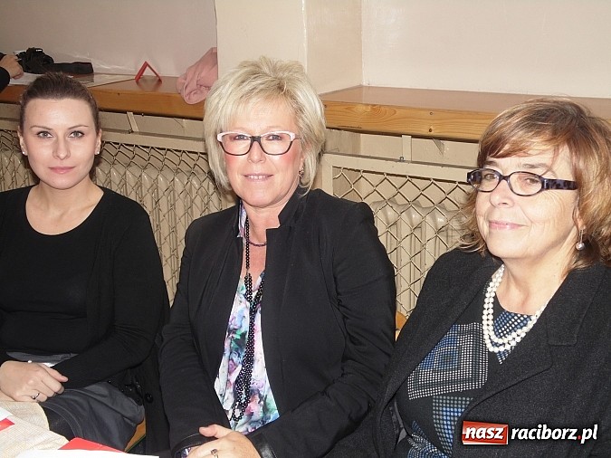 Zdjęcie w galerii na portalu naszraciborz.pl: Gimnazjaliści z Tworkowa z pierwszą nagrodą w konkursie językowym wiadomości z regionu