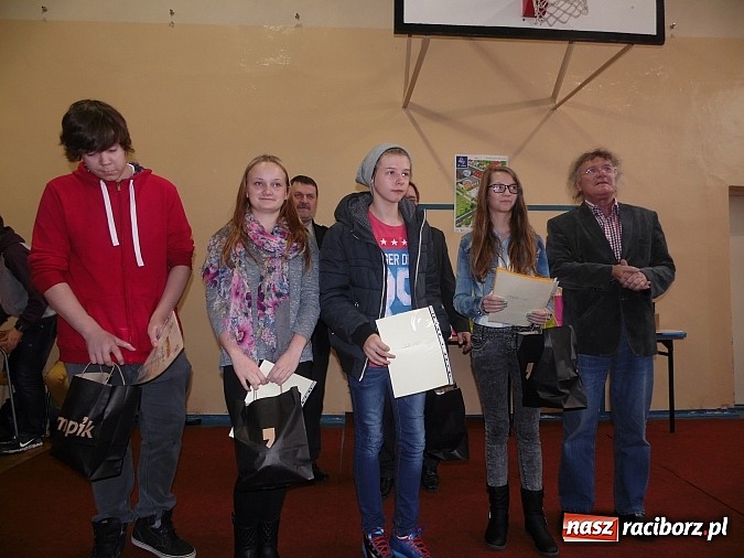 Zdjęcie w galerii na portalu naszraciborz.pl: Gimnazjaliści z Tworkowa z pierwszą nagrodą w konkursie językowym wiadomości z regionu