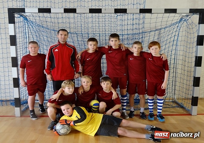 Zdjęcie w galerii na portalu naszraciborz.pl: Powiatowy półfinał Pucharu Tymbark U12 wiadomości z regionu