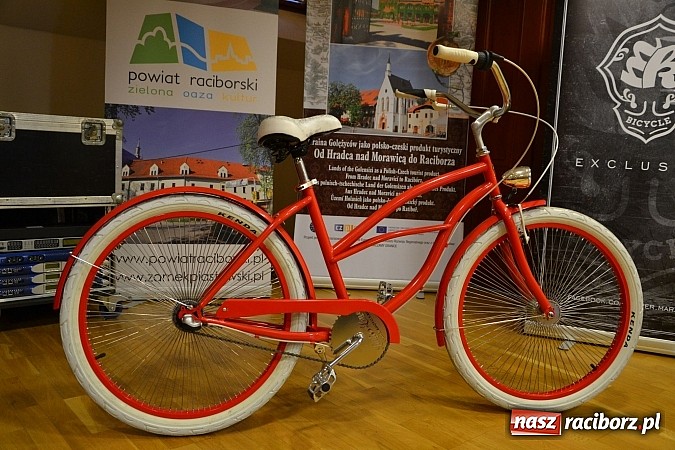 Zdjęcie w galerii na portalu naszraciborz.pl: Grafika użytkowa, wyjątkowe rowery i street food wiadomości z regionu