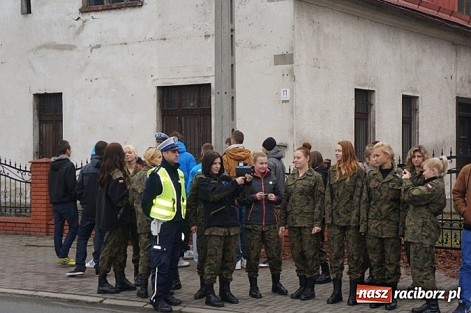 Zdjęcie w galerii na portalu naszraciborz.pl: Raciborska drogówka na spotkaniu z młodzieżą w ZSOMS wiadomości z regionu