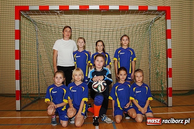 Zdjęcie w galerii na portalu naszraciborz.pl: Młode piłkarki zawalczyły o Powiatowy Puchar Tymbarku w Rudniku! wiadomości z regionu