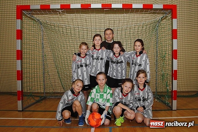 Zdjęcie w galerii na portalu naszraciborz.pl: Młode piłkarki zawalczyły o Powiatowy Puchar Tymbarku w Rudniku! wiadomości z regionu